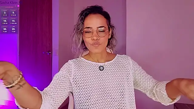 Snapshot of SashaKlein chatting on 07.16.26 SashaKlein online show from 07.16.26