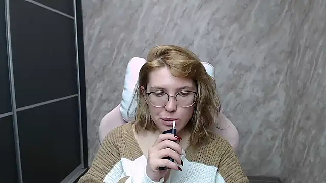 Snapshot of Reginasmilee chatting on 02.15.25 Reginasmilee online show from 02.15.25