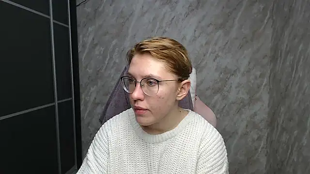 Snapshot of Reginasmilee chatting on 02.20.25 Reginasmilee online show from 02.20.25