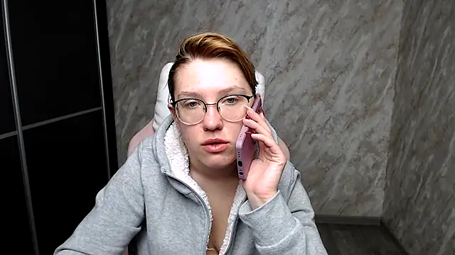 Snapshot of Reginasmilee chatting on 03.11.25 Reginasmilee online show from 03.11.25