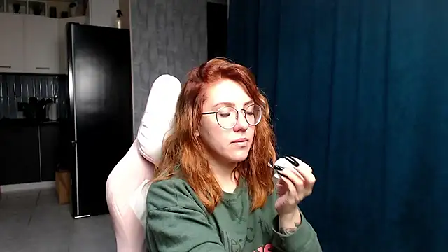 Snapshot of Reginasmilee chatting on 10.01.25 Reginasmilee online show from 10.01.25