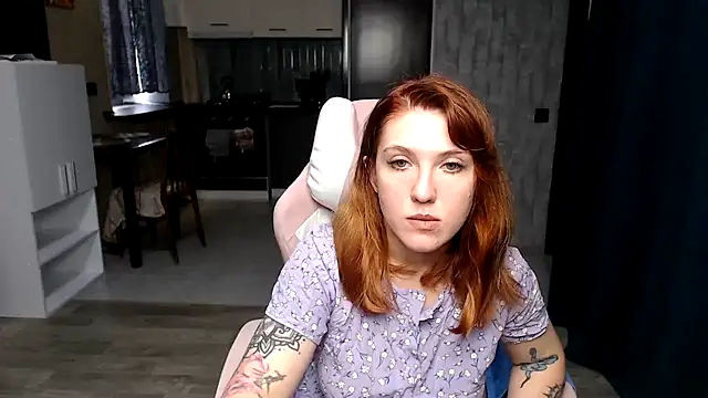 Snapshot of Reginasmilee chatting on 10.07.25 Reginasmilee online show from 10.07.25