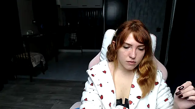 Snapshot of Reginasmilee chatting on 10.22.25 Reginasmilee online show from 10.22.25