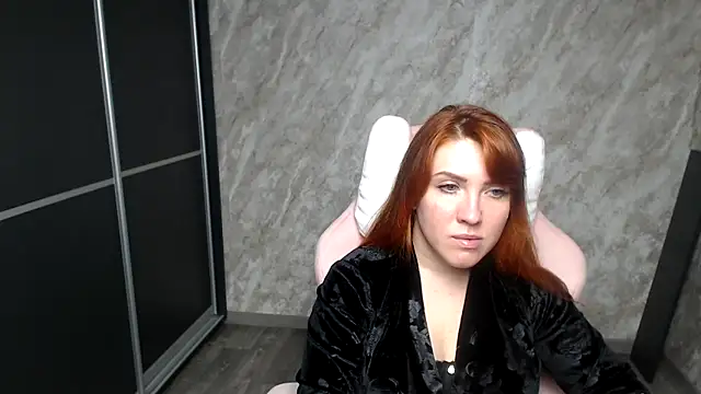 Reginasmilee online show from 02.06.26