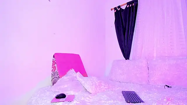 Juliet Ember01 online show from 07.27.26