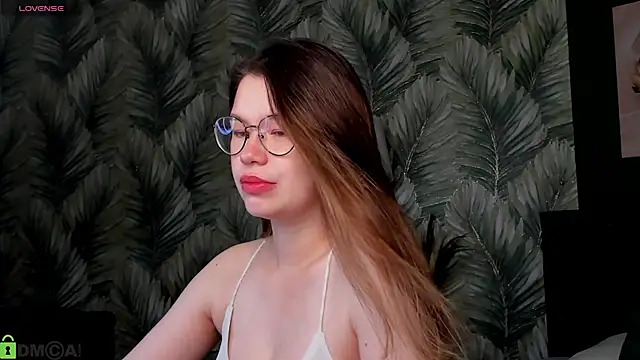 Snapshot of Alice_Ruby1 chatting on 07.18.26 Alice Ruby1 online show from 07.18.26