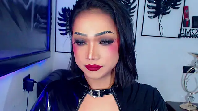 Snapshot of QueenOfHypnisist chatting on 07.10.26 QueenOfHypnisist online show from 07.10.26