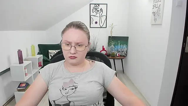 IrenneBates online show from 07.08.26