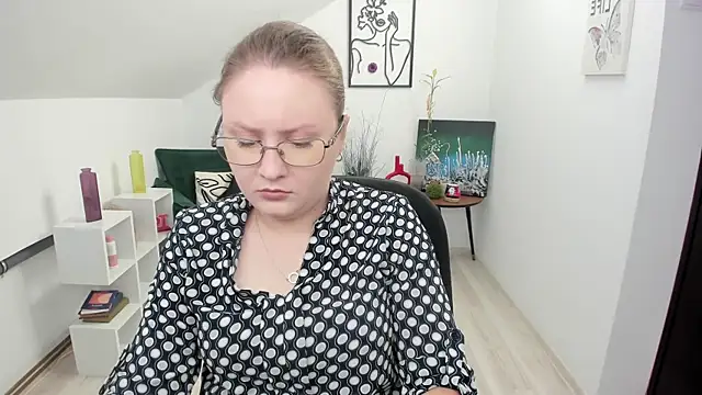 IrenneBates online show from 07.10.26