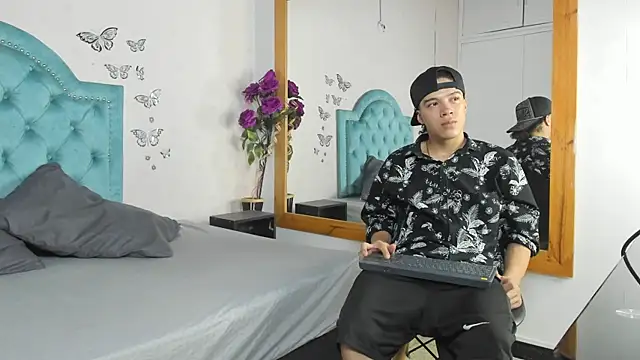 Snapshot of Charlie_Latino chatting on 06.27.26 Charlie Latino online show from 06.27.26