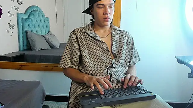 Snapshot of Charlie_Latino chatting on 07.04.26 Charlie Latino online show from 07.04.26