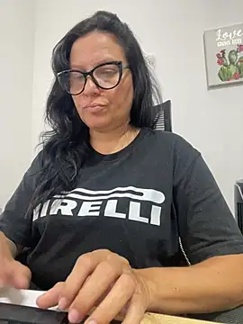 Snapshot of Luna_milf13 chatting on 07.18.26 Luna milf13 online show from 07.18.26