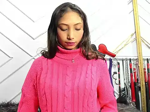 Snapshot of SarayZareen chatting on 07.23.26 SarayZareen online show from 07.23.26
