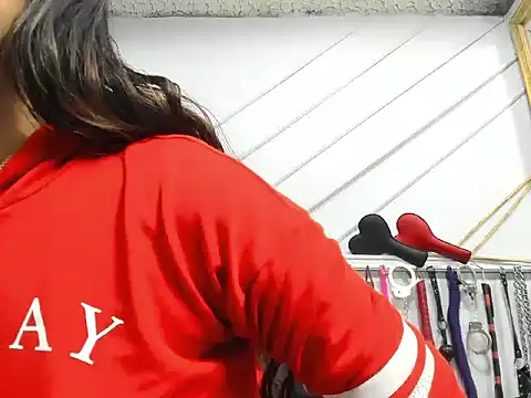 Snapshot of SarayZareen chatting on 07.27.26 SarayZareen online show from 07.27.26