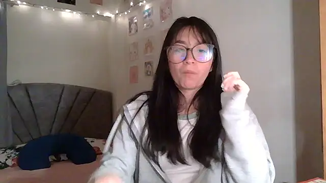 Zui Luh online show from 07.16.26