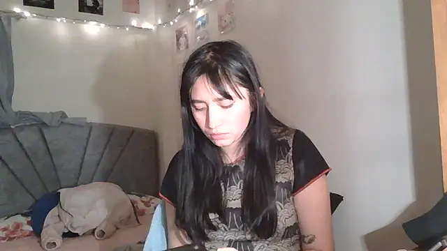 Zui Luh online show from 07.18.26