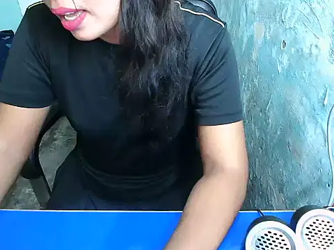 Snapshot of urmila208021 chatting on 07.24.26 urmila208021 online show from 07.24.26