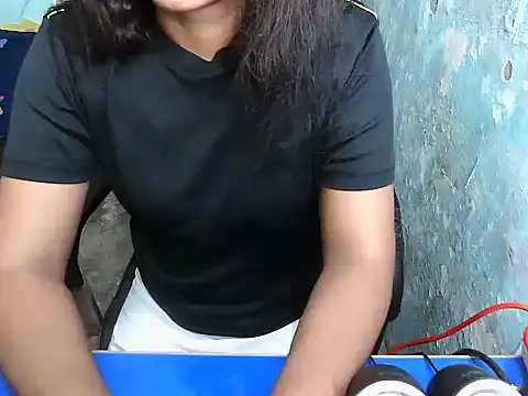 Snapshot of urmila208021 chatting on 07.29.26 urmila208021 online show from 07.29.26
