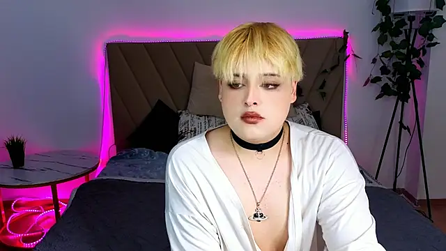 Snapshot of Princess_Diana2 chatting on 06.26.26 Princess Diana2 online show from 06.26.26