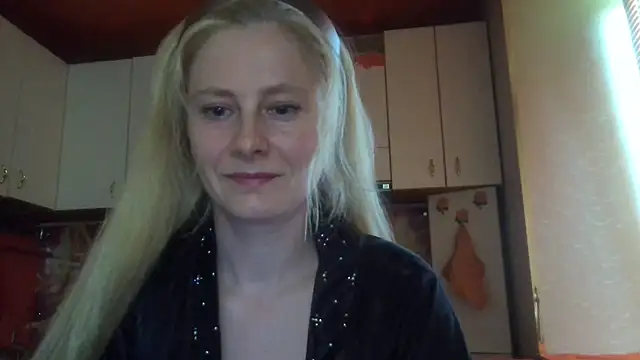 Snapshot of Vexieeka chatting on 07.15.26 Vexieeka online show from 07.15.26