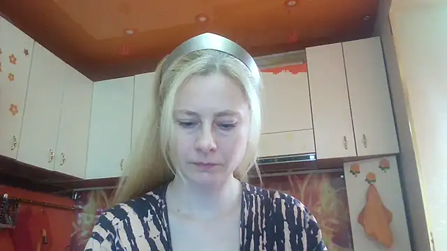Snapshot of Vexieeka chatting on 07.16.26 Vexieeka online show from 07.16.26