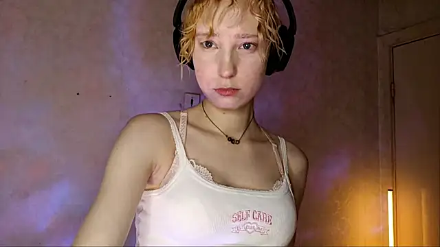CuteLittleAngel online show from 07.05.26