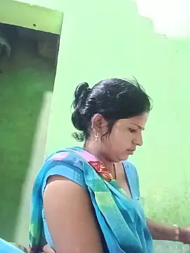 Joohi Chawla143 online show from 07.22.26