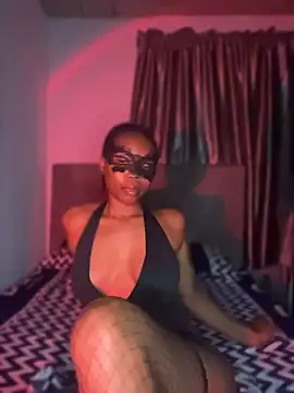 Snapshot of Seductresss chatting on 06.25.26 Seductresss online show from 06.25.26