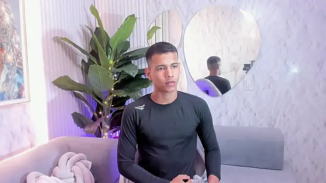 Noah sexhotty online show from 07.22.26