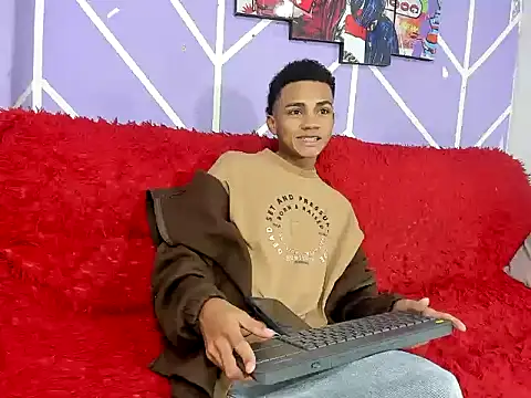 Snapshot of Andres_HoT_11 chatting on 07.24.26 Andres HoT 11 online show from 07.24.26