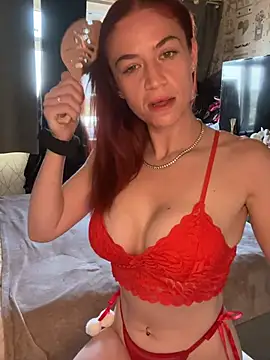 Snapshot of missredxo chatting on 07.29.26 missredxo online show from 07.29.26