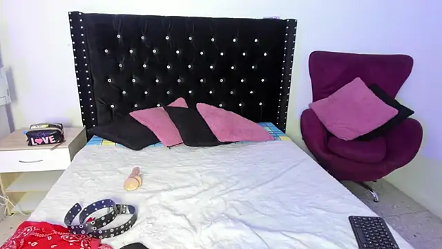 Angel Alba  online show from 07.17.26