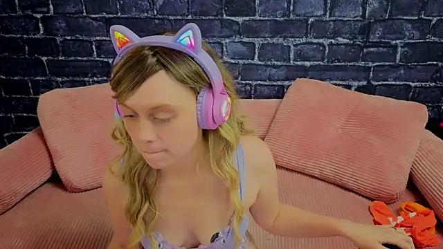 Snapshot of PrincessScar chatting on 06.25.26 PrincessScar online show from 06.25.26