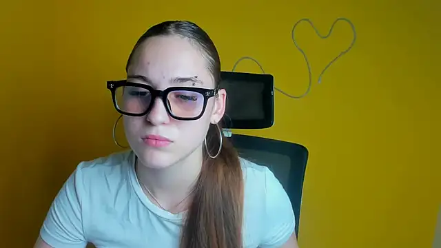 Holly Mooon  online show from 07.20.26