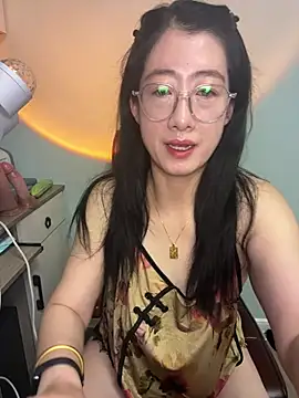 weiwei103 online show from 06.28.26