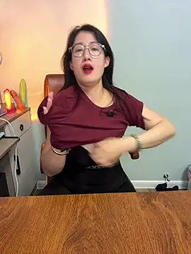 weiwei103 online show from 06.29.26