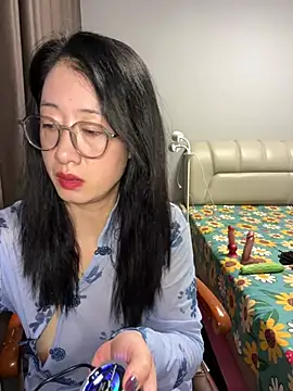 weiwei103 online show from 07.01.26