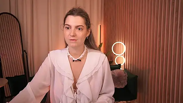 Snapshot of LucreciaStorm chatting on 07.26.26 LucreciaStorm online show from 07.26.26