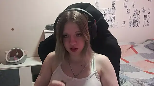 Snapshot of ViolettaCatechini chatting on 06.30.26 ViolettaCatechini online show from 06.30.26