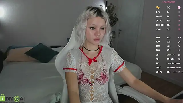 Monro Doll online show from 07.25.26
