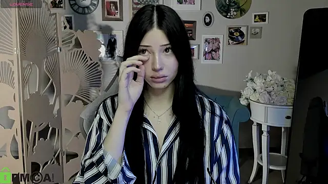 Snapshot of DianaRayyy chatting on 07.21.26 DianaRayyy online show from 07.21.26