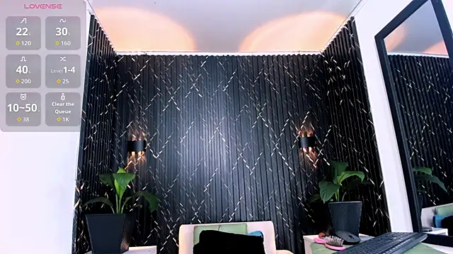StefanyVillarreal  online show from 07.06.26