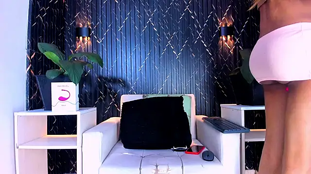 StefanyVillarreal  online show from 07.21.26