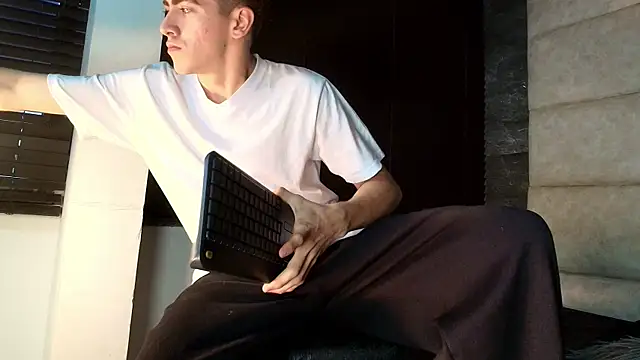 Tyler Mcrey online show from 07.02.26