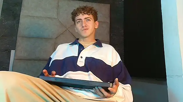 Tyler Mcrey online show from 07.10.26
