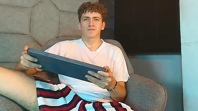 Tyler Mcrey online show from 07.11.26