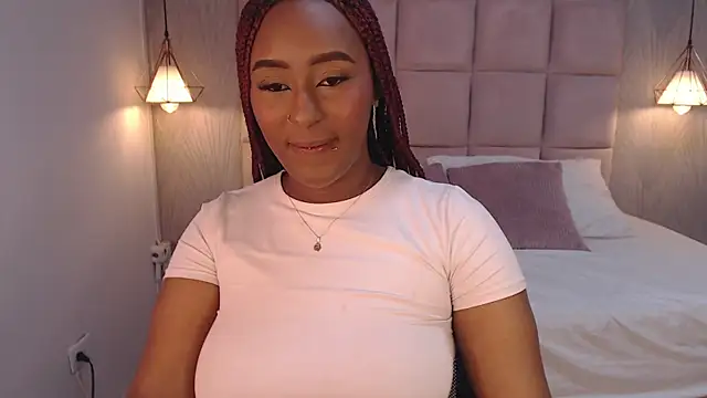 Snapshot of Elodi_Brown chatting on 07.14.26 Elodi Brown online show from 07.14.26