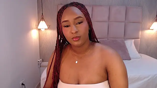 Snapshot of Elodi_Brown chatting on 07.17.26 Elodi Brown online show from 07.17.26