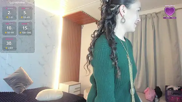 Snapshot of zara_vooss chatting on 07.24.26 zara vooss online show from 07.24.26