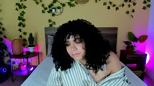 Snapshot of EbonnyRosse chatting on 07.16.26 EbonnyRosse online show from 07.16.26